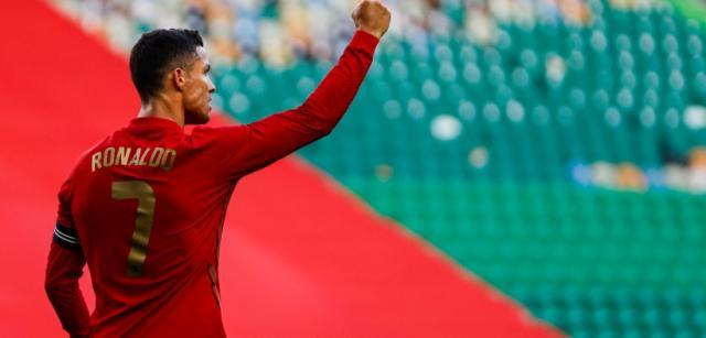 1635836211378090603.jpg 乐鱼体育-C罗定下“小”目标 2026年 41岁 打6届世界杯再退役