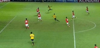 1625845647897069109.gif 乐鱼体育官方网站-【亚冠】宁浩旭造对手乌龙 广州队1比5泰港6战全败
