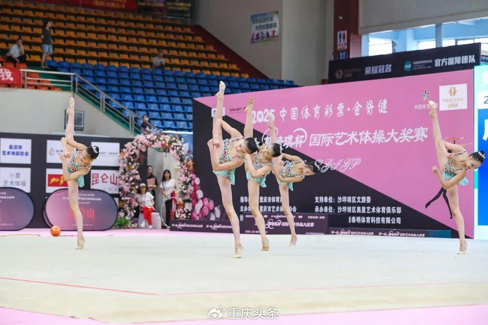 乐鱼官网-13岁霹雳舞少年巴黎夺冠 身后站着一群“造梦者”|李勇秋|重庆|沙坪坝|街舞|教练_新浪体育_新浪新闻